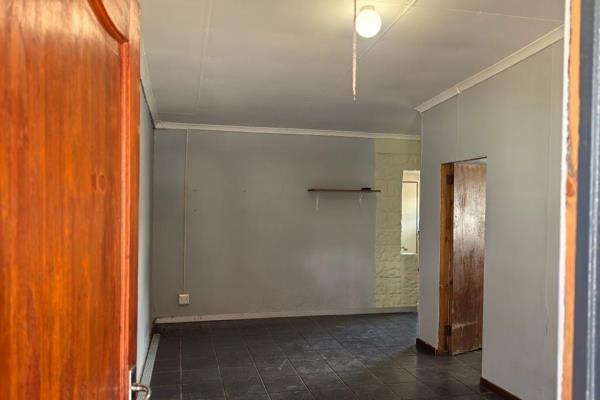 2 Bedroom flatlet on a small holding available for rental. This property has 2 bedrooms, bathroom, a kitchen and living area. a ...