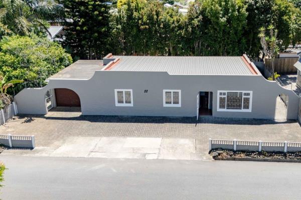 Exclusive Mandate. This recently refurbished and immaculately maintained commercial property, centrally located in Knysna’s CBD, offers ...