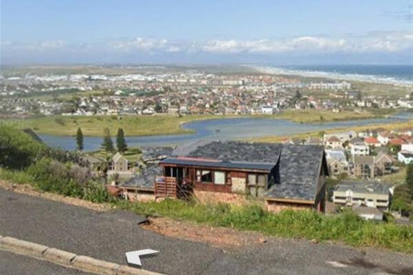 Investment Opportunity in Muizenberg: Unbeatable Views &amp; Future Growth Potential 

Welcome to a unique opportunity in the heart ...