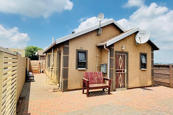 Charming 3-bedroom, 2-bathroom home in Watervalspruit Ext 9 is a fantastic opportunity ...