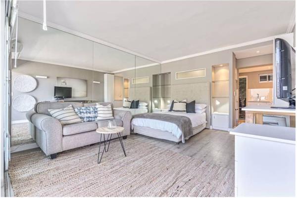 Available: 1 April 2025 – 31 October 2025 

Wake up in this stylish, fully furnished studio apartment on located in popular First Beach ...