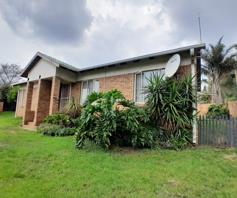 Townhouse for sale in Die Heuwel