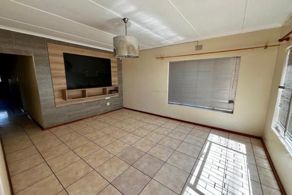 Welcome to your new sanctuary in the heart of Bridgeton, Oudtshoorn! This spacious 4-bedroom house is designed to cater to your ...