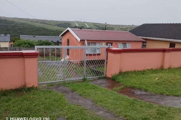 Sizwe Mlungwana Properties presents to you this beautiful 2 bedroomed house in a big erf.

The house prides itself with a huge yard ...