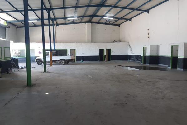 This 760m&#178; warehouse with office space, is situated off the R40 in Rocky Drift. Three phase electricity is available. The rent is ...