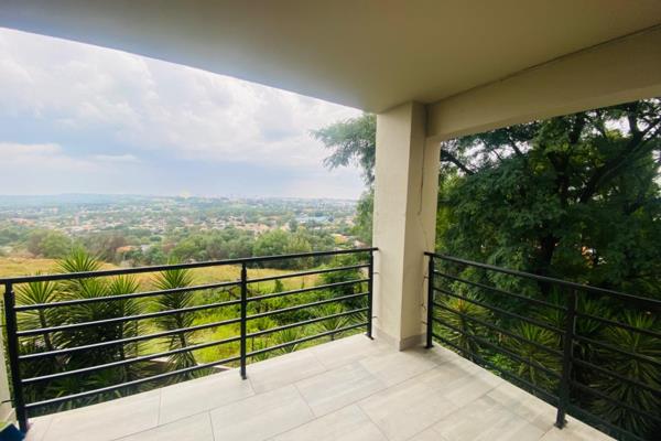 MOVE IN READY with Stunning Views in a Secure &amp; Upmarket Complex 

Spacious,  ...