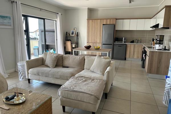 Open plan spacious living area. 
White quartz counter tops 
Space for 2 appliances

2 Bedrooms
2 Bathrooms
Top floor penthouse unit ...