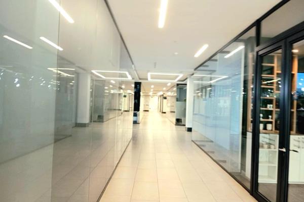 Prime Office Space located on the upper level, within Dainfern Square.

Transform your business setting with this 116m&#178; office ...