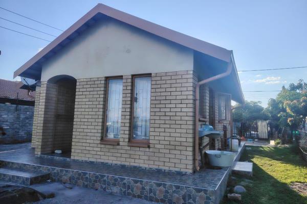 Spacious 3-bedroom house   in Lusikisiki with fitted kitchen and lot of space. Make this house your beautiful home for your kids and ...