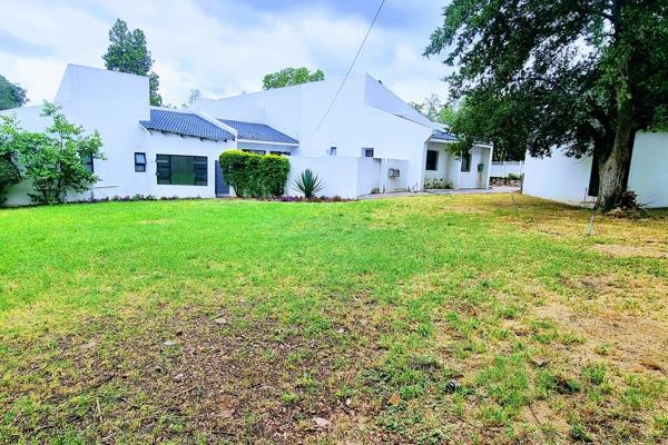 This rental property, located in the vibrant Fourways area, features 4 spacious bedrooms, including a main bedroom with an ensuite ...