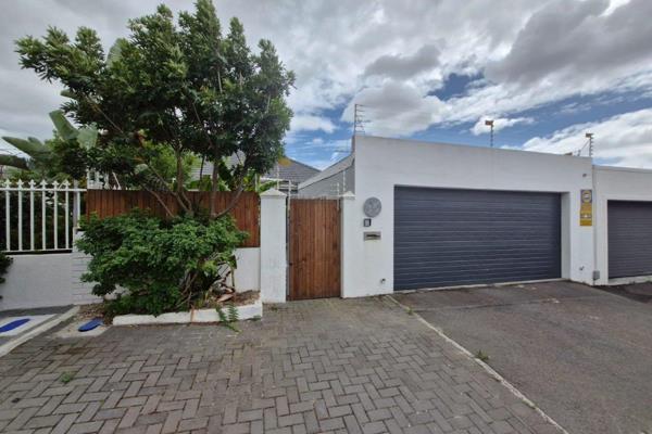 Charming 3-Bedroom Home in Rondebosch

Nestled in a vibrant and family-friendly neighbourhood.

Property Features:

Main-en-suite ...