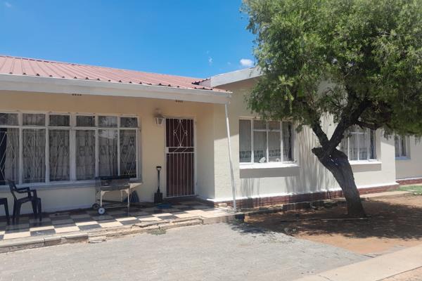 Income generating property for sale. Main house &amp; 5 flats in prime location. 

Exceptional investment property opportunity in ...