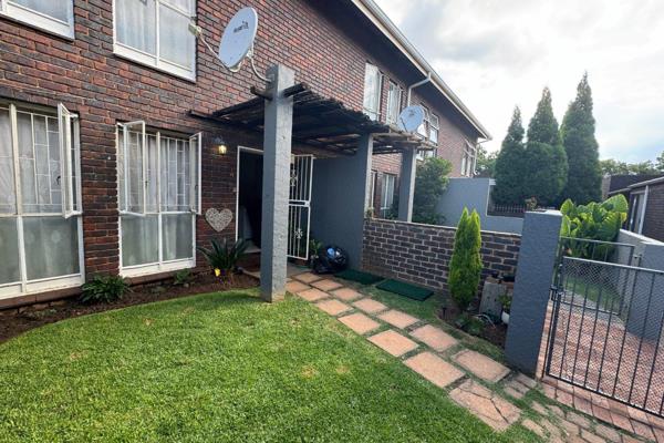 This unit has a well maintained garden at the entrance . You then go into a spacious lounge area. The kitchen is well looked after with ...