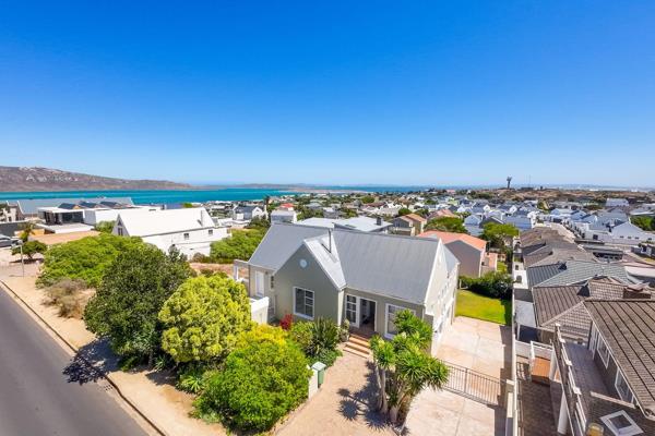 Exclusive Sole Mandate

Perfectly positioned near the yacht club and a top private school, making it a fantastic spot for families ...