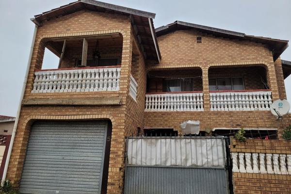 Exceptional 5 Bedroom Double Storey Property  - For Sale.  Nestled in a prime location .this stunning 5 bedroom double storey building ...