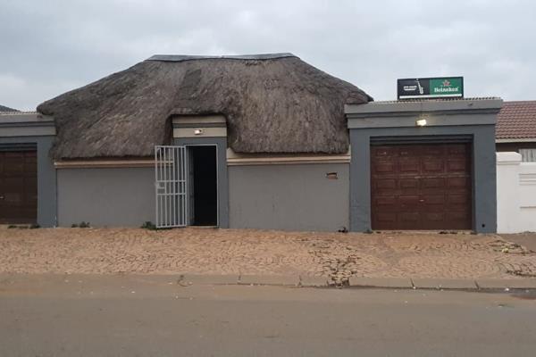 Pub &amp; Grill for sale in Tsakane

Come and own this property!

Conquer your dear and unleash your entrepreneurial skill by ...