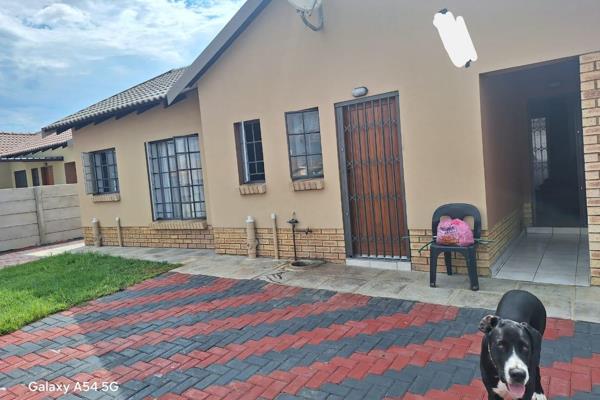 3-bedroom house available for sale at Waterkloof. This property offers a fitted kitchen ...