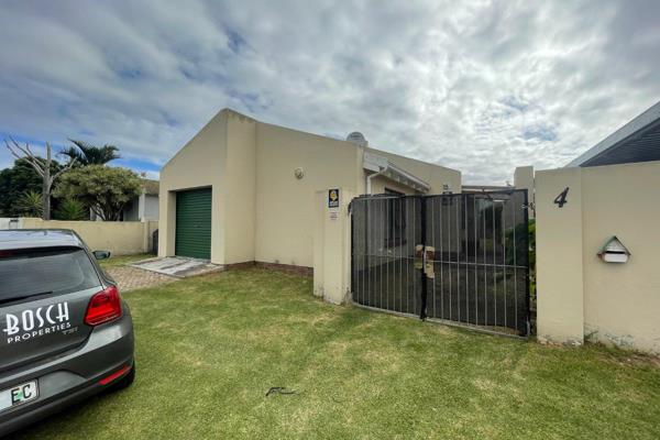 Charming 2-Bedroom Townhouse in Charlo, Port Elizabeth.
This cozy 2-bedroom townhouse is perfect for first-time buyers, small ...