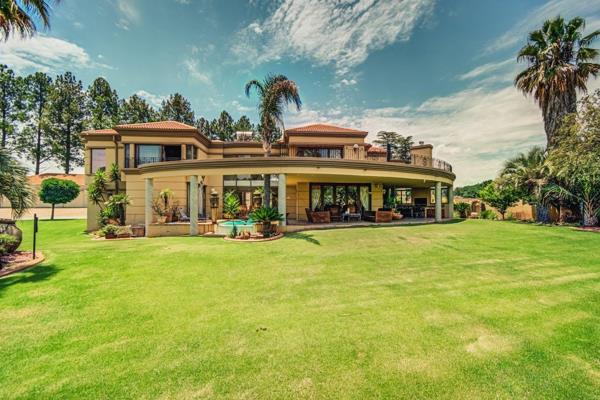 This glorious, sectional title property is situated on the banks of the Vaal River. With jetty&#39;s staring out on to the beautiful ...