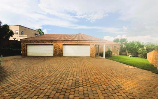 4 Bedroom House for sale in Highveld