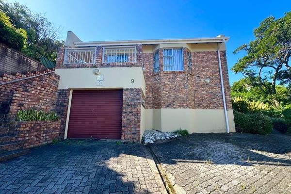 This charming 2-bedroom, 2-bathroom townhouse is located in the sought-after Nahoon Valley, offering a perfect blend of comfort ...