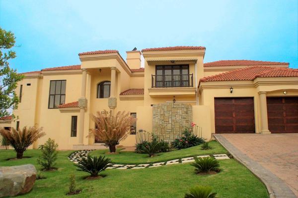 Spacious and bright 7 Bedroom in Dainfern Golf Estate. Large, light-filled home for the extended family with 7 double bedrooms (3 ...