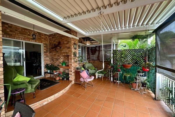 Situated in central Ballito is a quaint little security complex. A stone throw away from ...