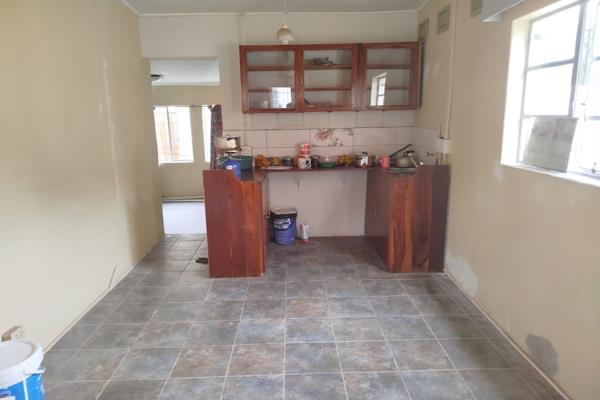 1 bedroom cottage available in a very secure area of Lyttleton.  Rent amount include ADT, Fibre &amp; garden service. Electricity is ...