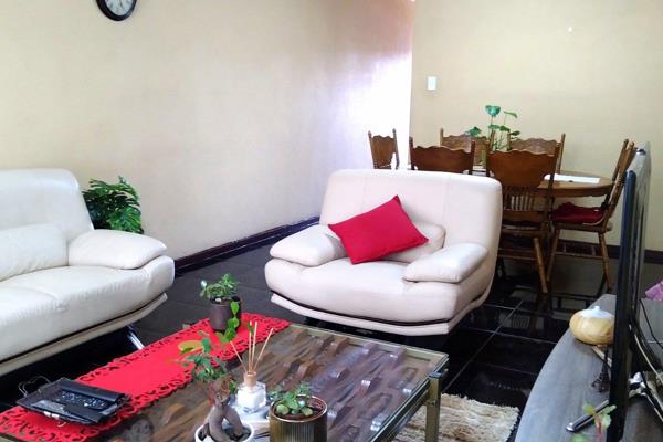 Spacious and Convenient 2 Bedroom Flat in Benoni

Located in the well-situated Golden Sonds building in Benoni, this flat offers a ...