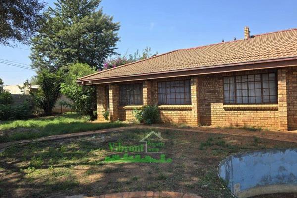 This home is situated in a peaceful and quiet suburbs in Mahikeng called Riviera Park. It has
 4 spacious fitted bedrooms. 
2 ...