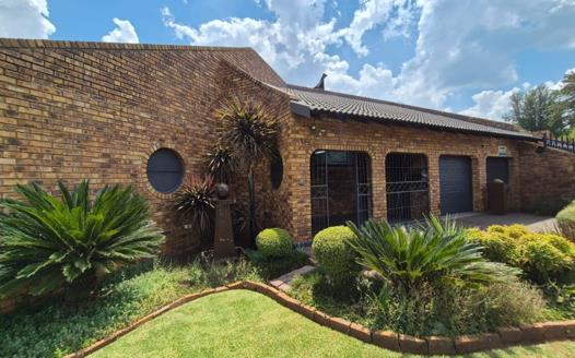 4 Bedroom House for sale in Vanderbijlpark SE 3