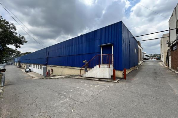 This 1000m2 unit is situated in a secure business park with 24-hour CCTV surveillance ...