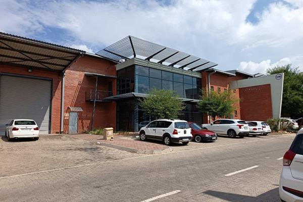 These magnificent showroom and warehouse premises of 8802 are located in the popular ...