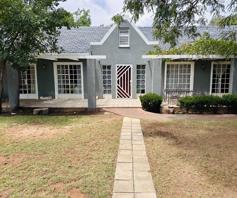 House for sale in Helicon Heights