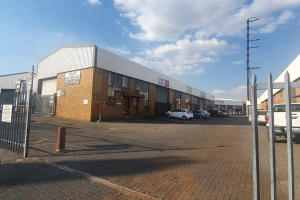 This mini unit in Jet Park is available To Let. The unit includes a reception ...