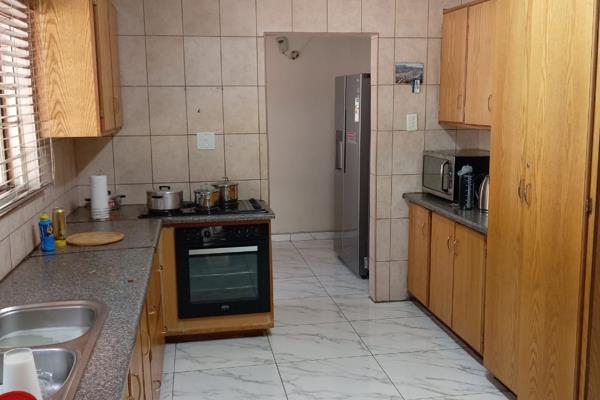 Well maintained, spacious and comfortable home for you and your family in the very good area of Vanderbijlpark. 

This property ...