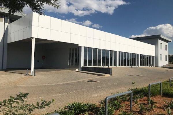 4 040sqm building, well-located on New Rd, close to the on/offramps from the motorway. ...