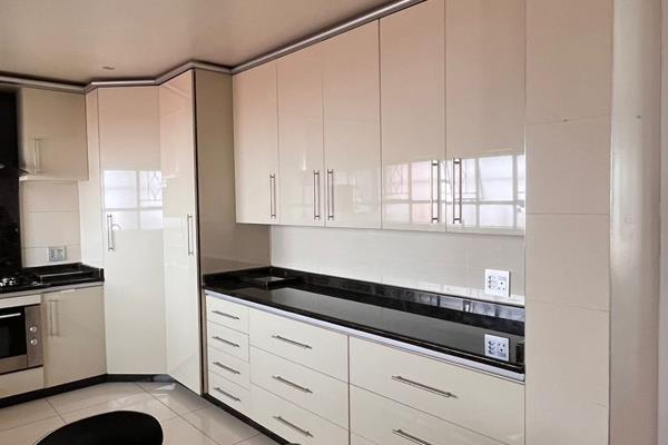 Meticulous and modern 3 bedroom apartment To Let at Victory Gardens in Victory Park.

This warm and welcoming apartment which is ...