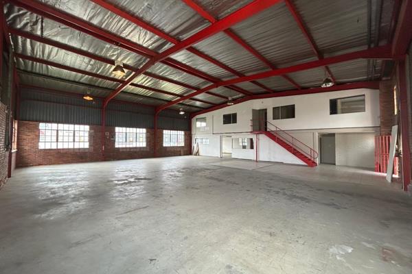 This 434m2 industrial unit in Strijdom Park, Randburg, offers a secure and functional ...