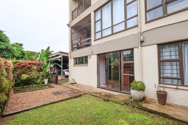 This spacious ground floor apartment is located in a small block in Freeland Park. Easy access to the N2, as well as approximately 2km ...