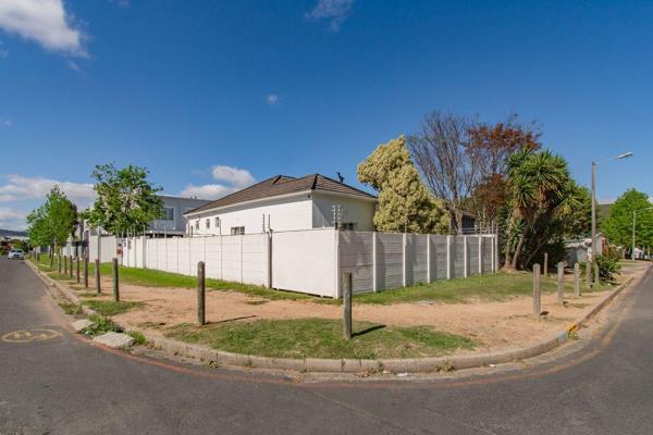 Discover the perfect student home in the heart of Stellenbosch! This spacious 5-bedroom house offers fully furnished rooms, each ...