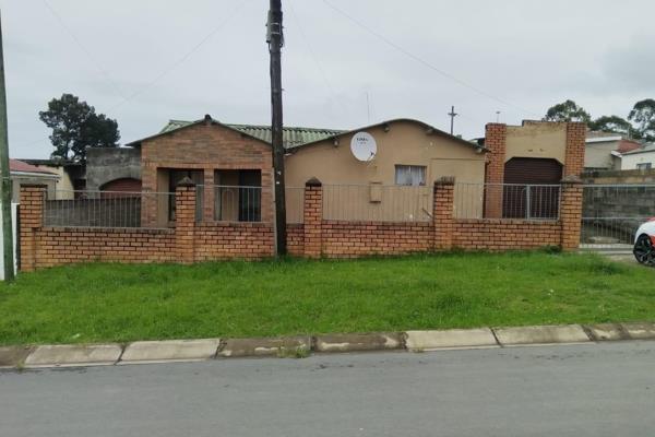 Sizwe Mlungwana Properties is excited to present this family home to the market.

Main house consist of 2 bedrooms, lounge, bathroom ...