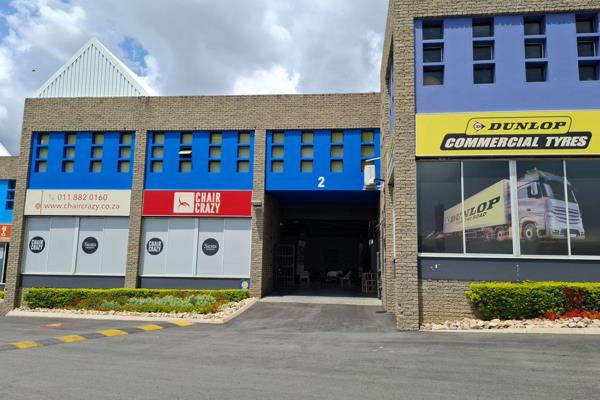 The industrial/retail space is located on the main road at Halfway House. The property faces the busy Old Pretoria Road, offering great ...