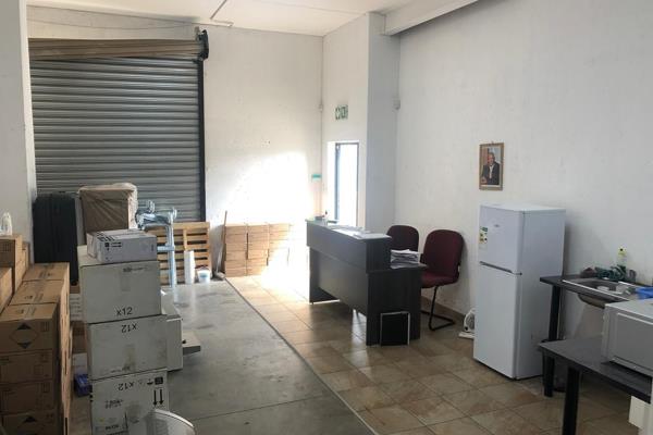 This well maintained and compact mini industrial unit is available for occupation at ...