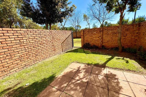 Welcome to this charming 2-bedroom townhouse nestled in the heart of Blue Hills, Gauteng, South Africa. Perfectly located, this ...