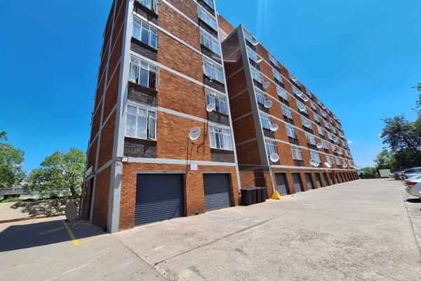 This apartment is perfect for first-time buyers, couples, or small families seeking a tidy and comfortable home. Its central location ...