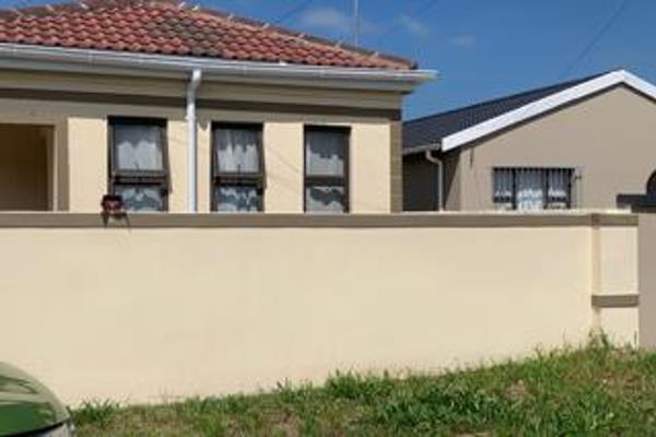 This spacious 5-bedroom house in Mdantsane NU17 is a great opportunity for families, it features:

5 Bedrooms: Ample space for ...