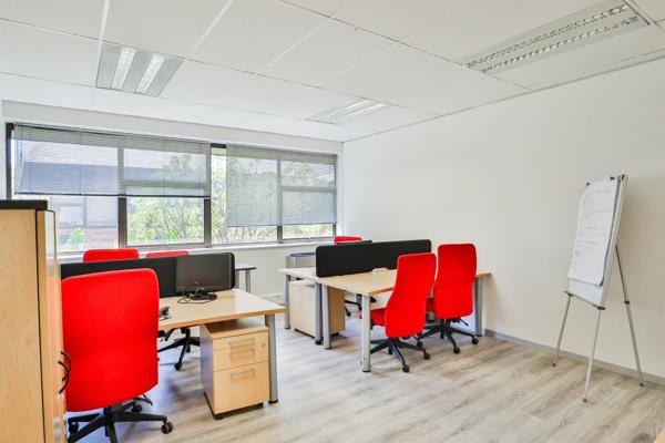 Prime Office with a GREAT LOCATION in Sheldon Place Lonehill.

Stunning office located ...