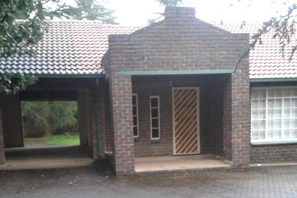 This neat face brick home is situated in the suburb of Bergsig. The property is fully fenced with automated access gate for your ...