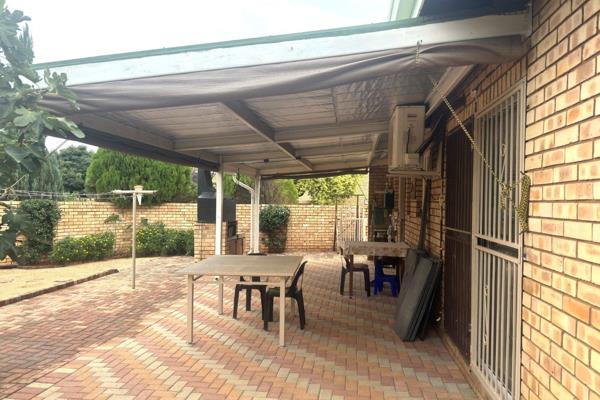 Low maintenance full title townhouse situated in a quiet suburb.

Open plan kitchen, lovely braai area and enclosed ...